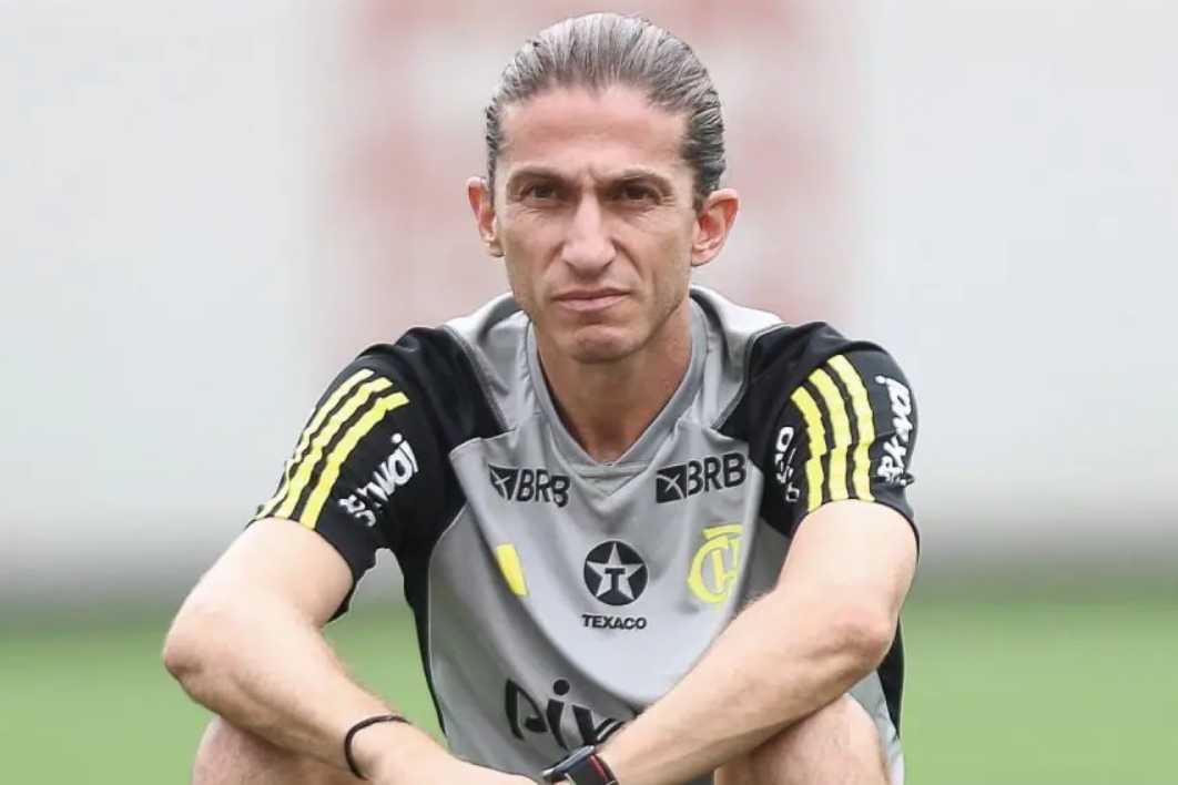 Filipe Luís explica mexidas e fala sobre empate do Flamengo