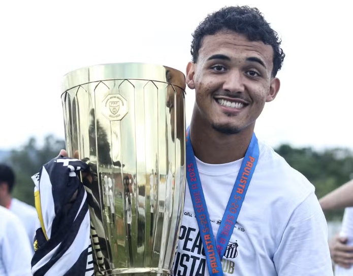 Pepê Fermino se consolida no Santos e pode ser o camisa 10 do futuro