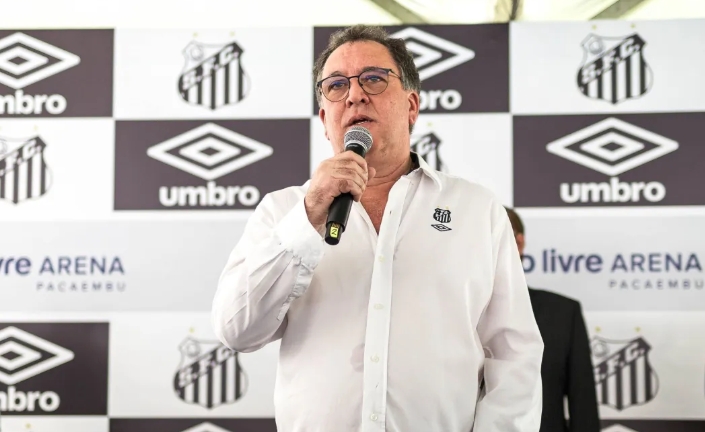 Presidente do Santos alfineta técnico: 'Treina, treina e toma gols'