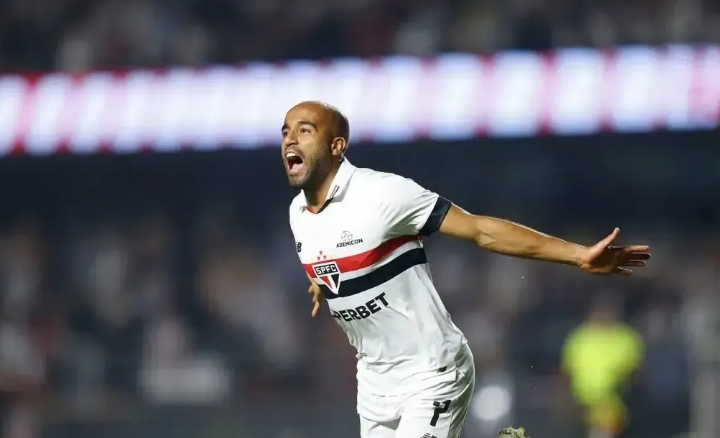 Dorival Jr convoca Lucas Moura para as Eliminatórias após lesão de Savinho