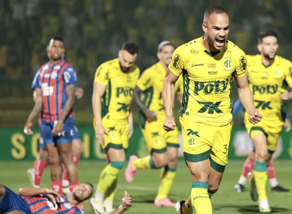 Mirassol goleia o Bahia e se aproxima do G4 do Brasileirão