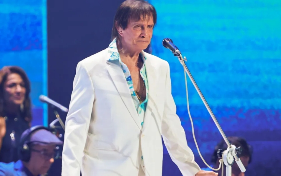 Roberto Carlos testa positivo para Covid-19 aos 84 anos