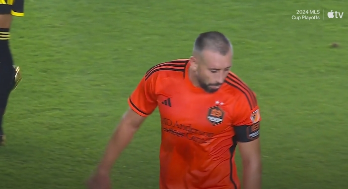 Jogador da MLS é expulso após cuspir no árbitro