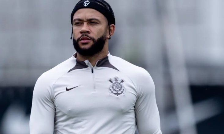 Depay revela sentimento para primeiro Dérbi