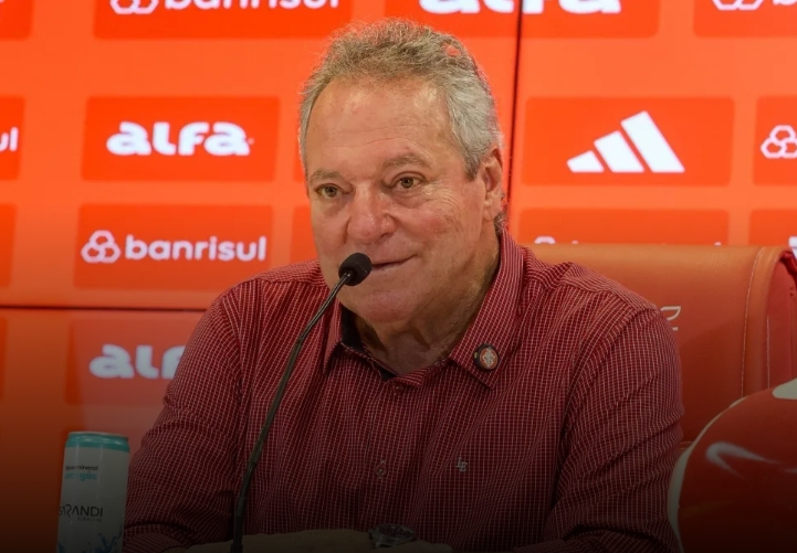 'Quem perde um filho não é homofóbico', rebate Abel Braga após polêmica