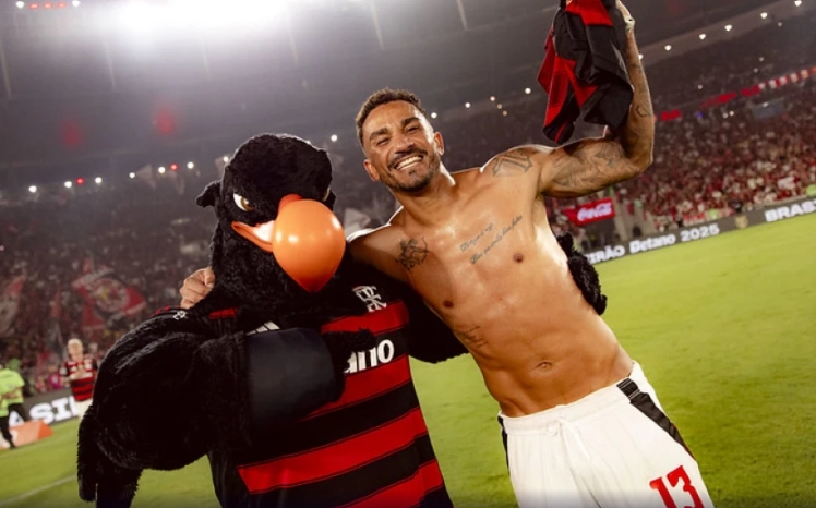 Danilo, do Flamengo, conquista título nacional pela quinta liga diferente