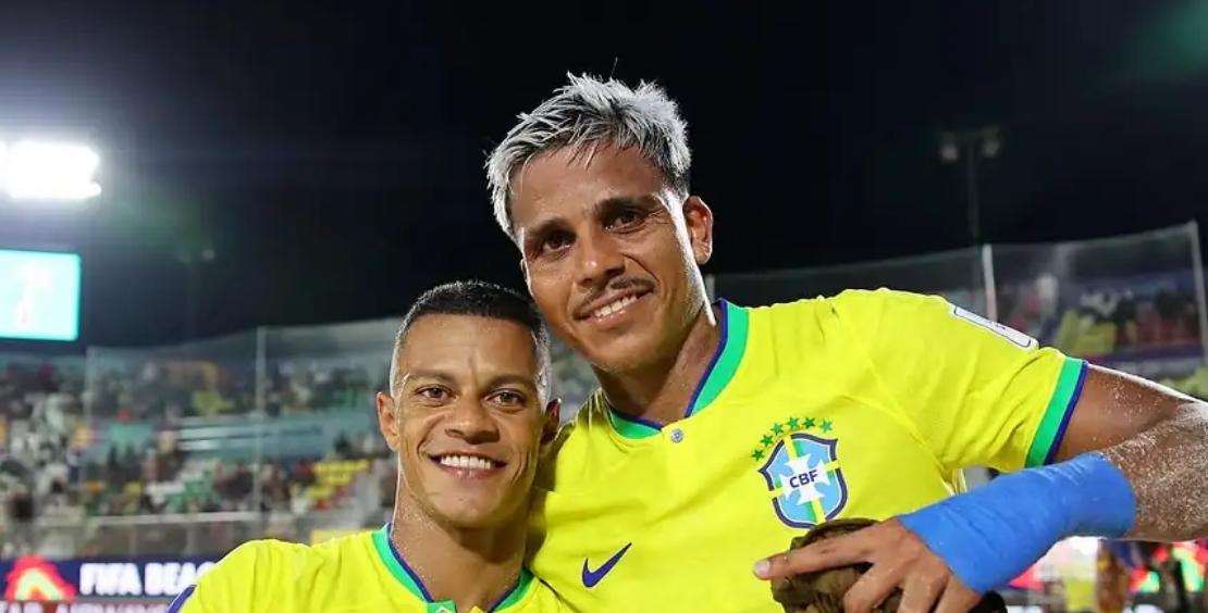 Brasil vence Itália e avança na Copa do Mundo de futebol de areia