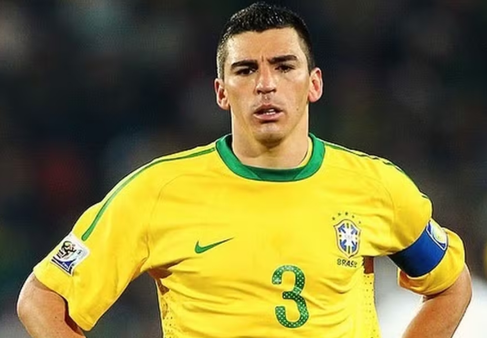 Pentacampeão mundial, Lúcio revela drama após queimaduras pelo corpo