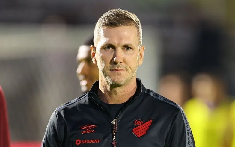 Paulo Turra é anunciado como novo técnico do Vila Nova