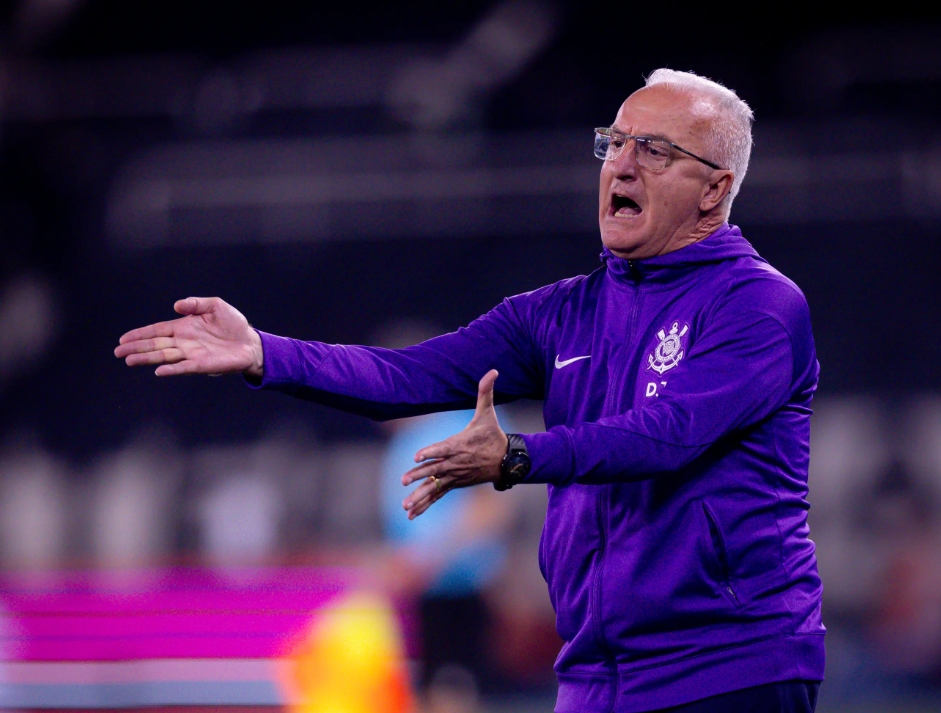 Dorival acredita em evolução do Corinthians e não se desespera por reforços