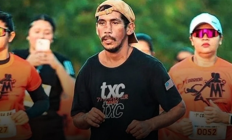 Homem embriagado e de chinelo completa corrida de 8km e ganha medalha
