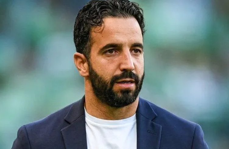 Manchester United demite Ruben Amorim após empate contra o Leeds