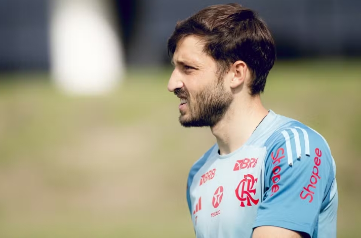 Flamengo empresta Viña ao River; veja detalhes do negócio
