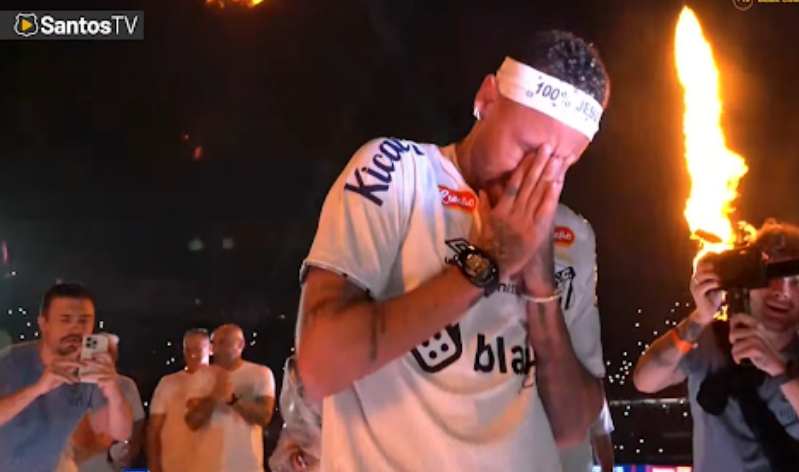 'Sai o menino, entra o príncipe', diz Neymar horas antes da estreia