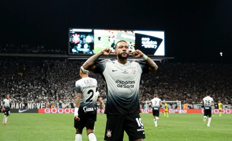 Embalados, Corinthians e Barcelona duelam por vaga em grupo da Libertadores