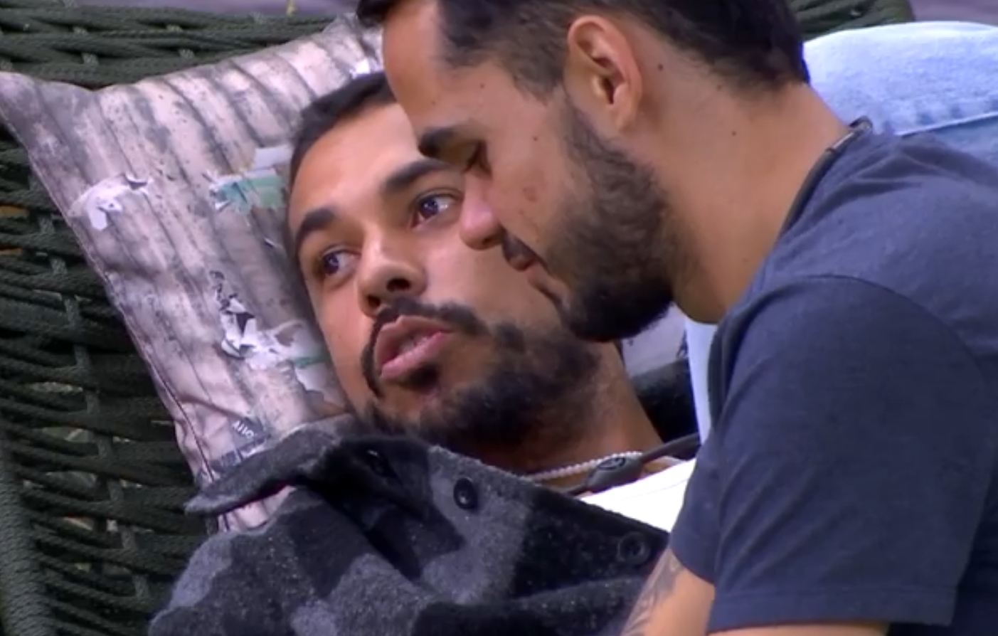 Renata e Maike trocam provocações sobre futuro romance após BBB 25