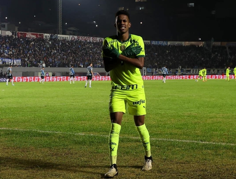 Comemoração de Estêvão é inspirada em destaque do Chelsea e rendeu apelido