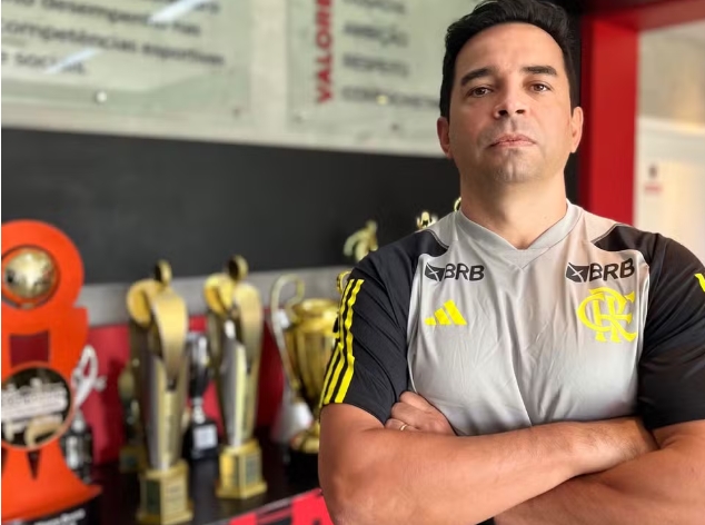 Conheça Cleber dos Santos, técnico que vai comandar o Flamengo no Carioca