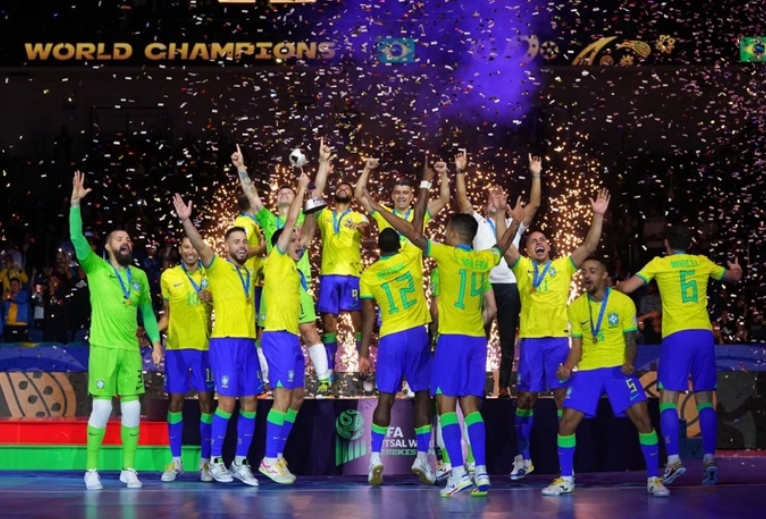 É hexa! Brasil vence Argentina e conquista Copa do Mundo de Futsal