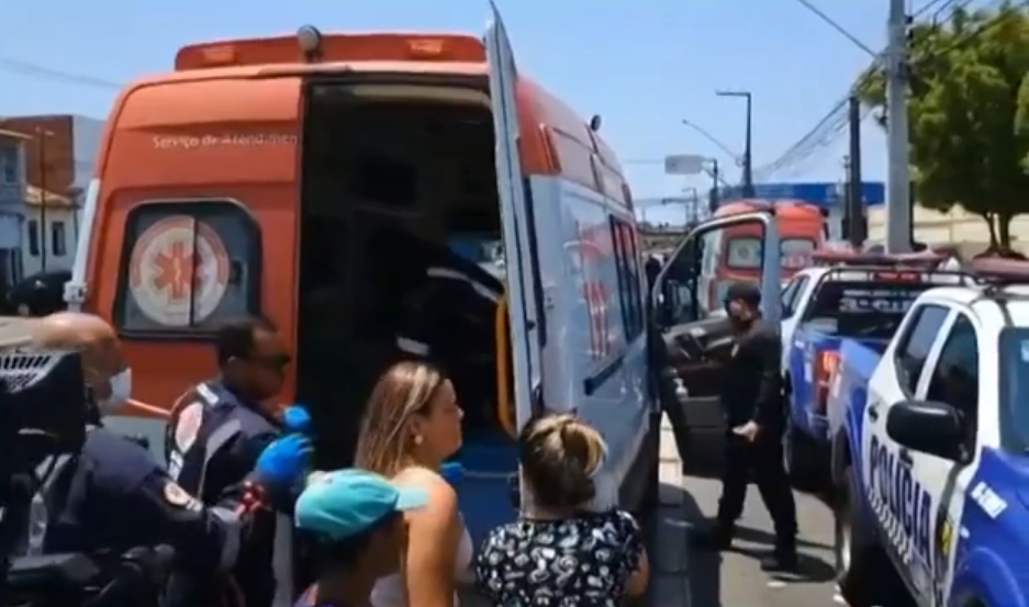 Mulher é esfaqueada pelo ex-marido enquanto votava em Aracajú