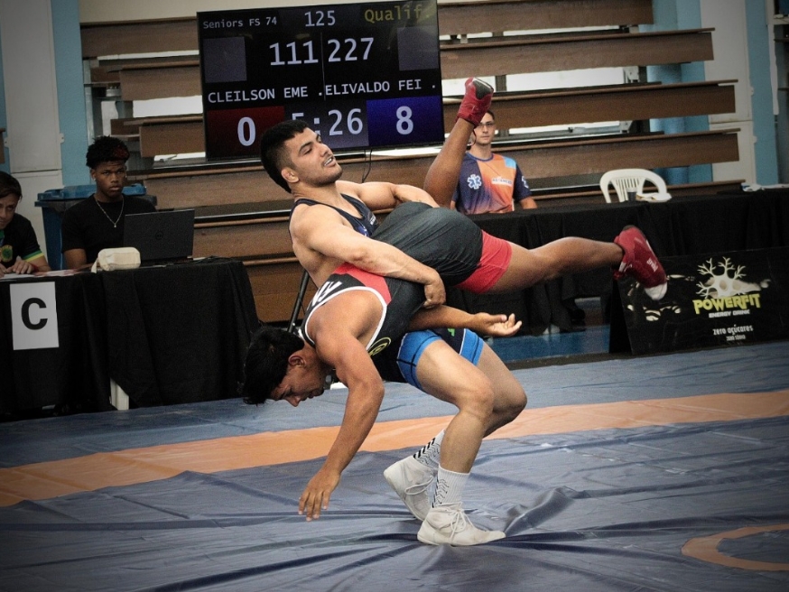 Bolsista da Nilton Lins leva bronze no Brasileiro Interclubes de Wrestling