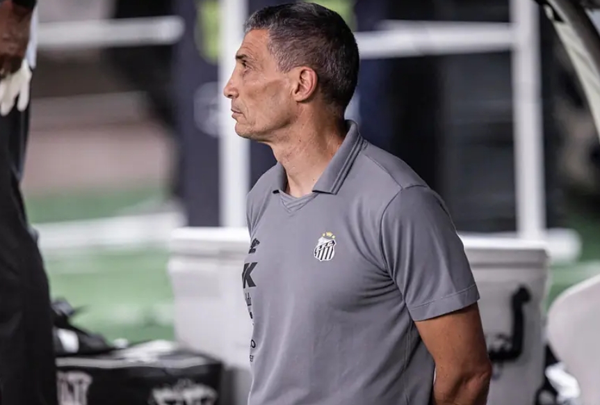 Vojvoda admite atuação ruim do Santos em derrota para o Ceará