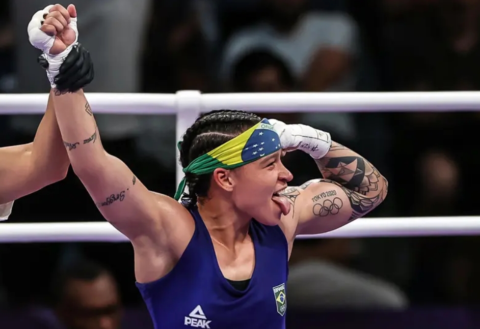 Boxe: Bia Ferreira faz primeira defesa de cinturão em Mônaco