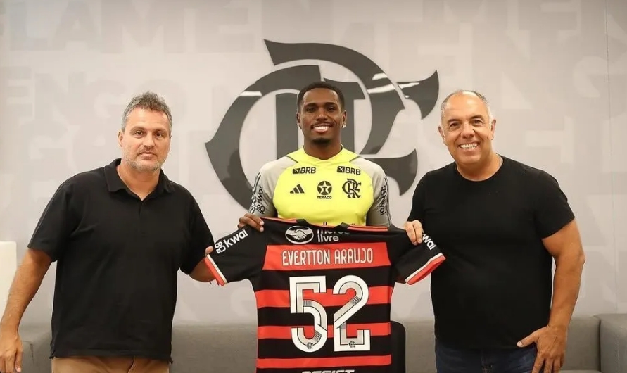 Evertton Araújo renova contrato com o Flamengo