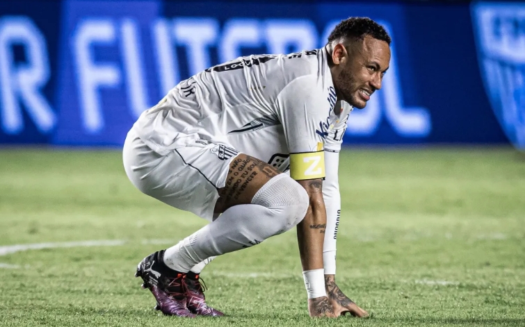 Neymar é o jogador que mais sofreu faltas na rodada do Paulistão