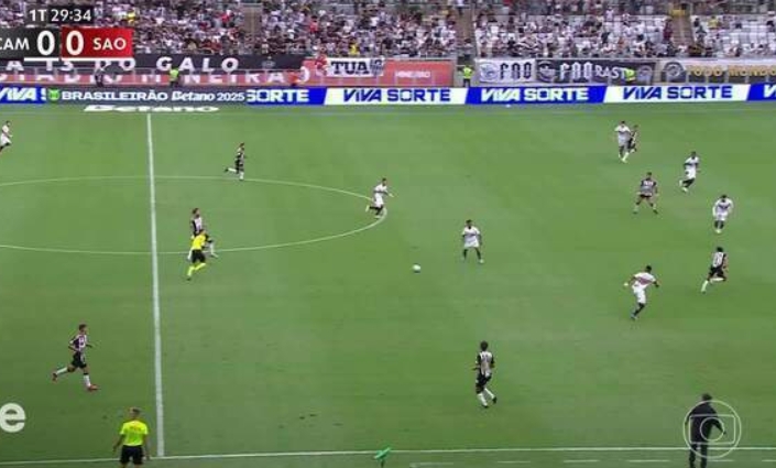 Atlético-MG empata com São Paulo, que tem Zubeldia e Calleri expulsos