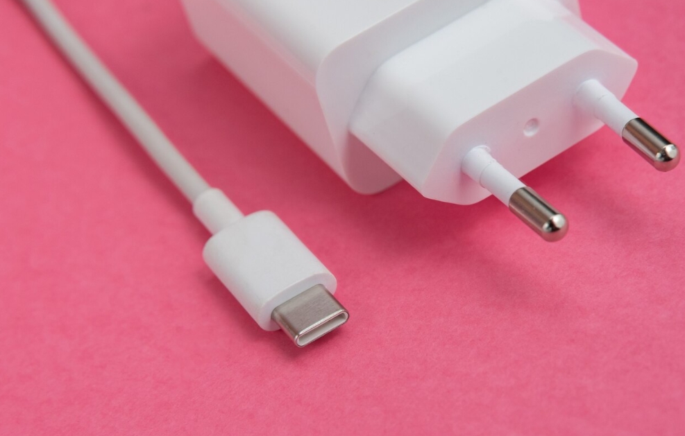 Juiz condena Apple por prática de "desplugue da legalidade"  ao vender iPhone