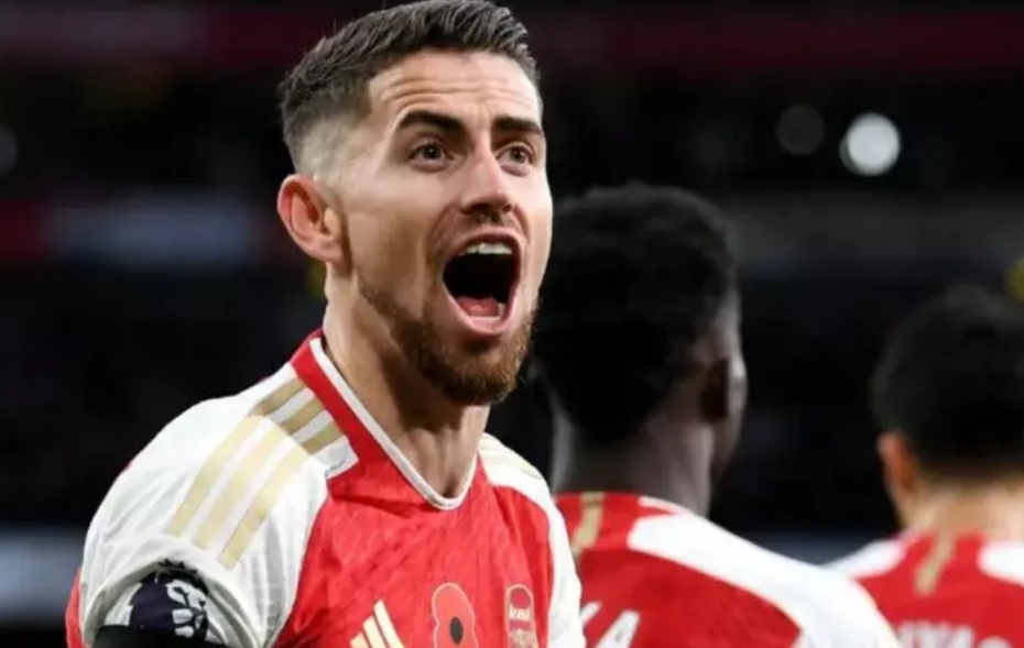 Jorginho desembarca no Rio para se apresentar ao Flamengo