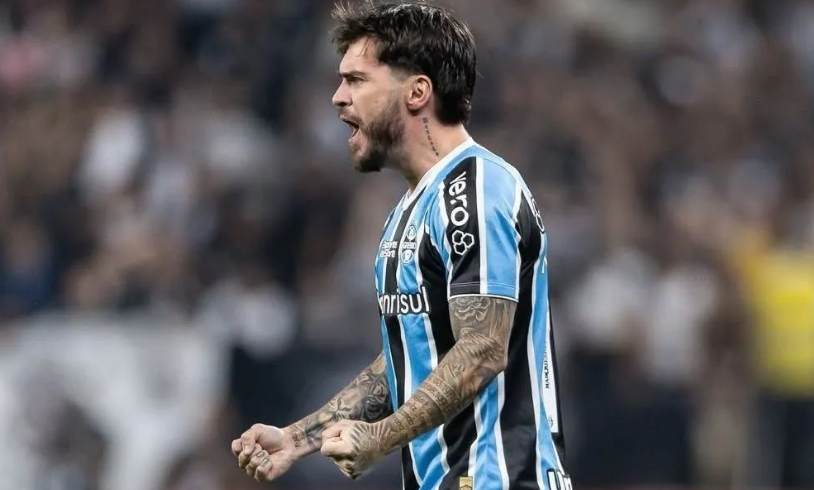 Ex-dirigente do Grêmio detona meio-campista: 'Um jogador inútil'