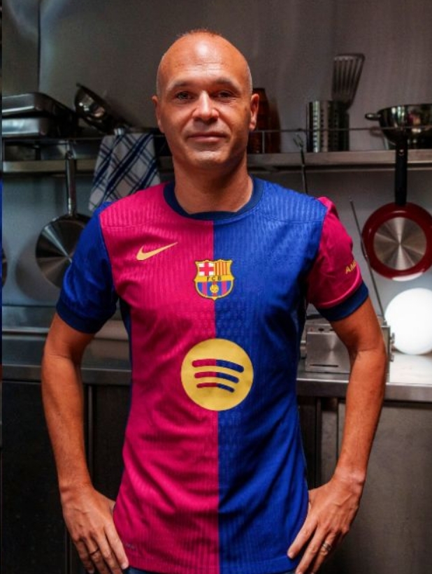Ídolo do Barcelona, Iniesta anuncia aposentadoria do futebol aos 40 anos
