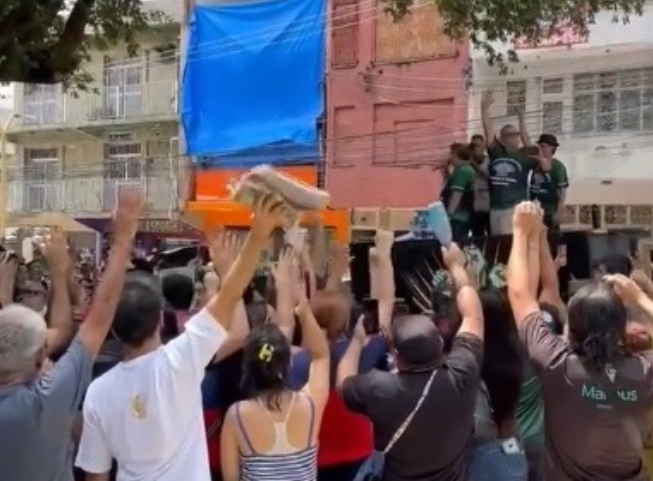 Professores de Manaus aprovam greve contra reforma da Previdência