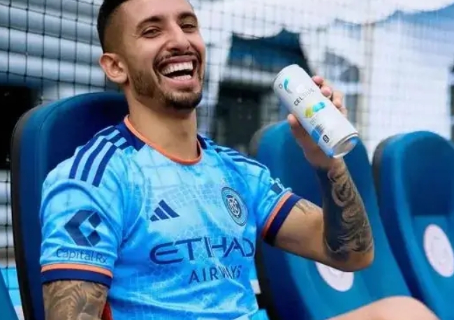 Botafogo negocia com Santiago Rodríguez, meia do New York City