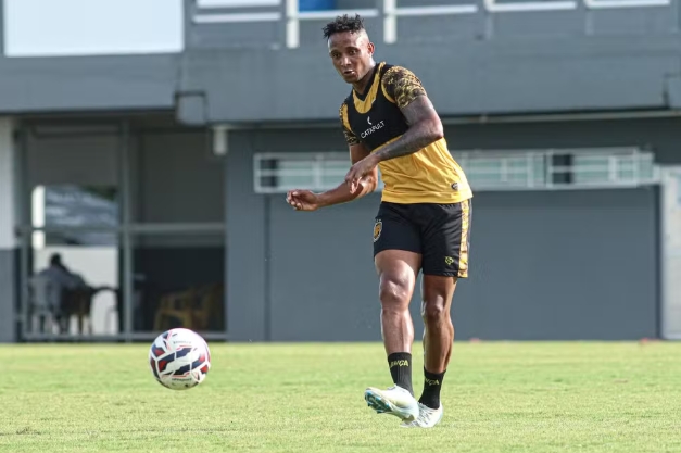 Amazonas anuncia lateral-direito colombiano, ex-América de Cali