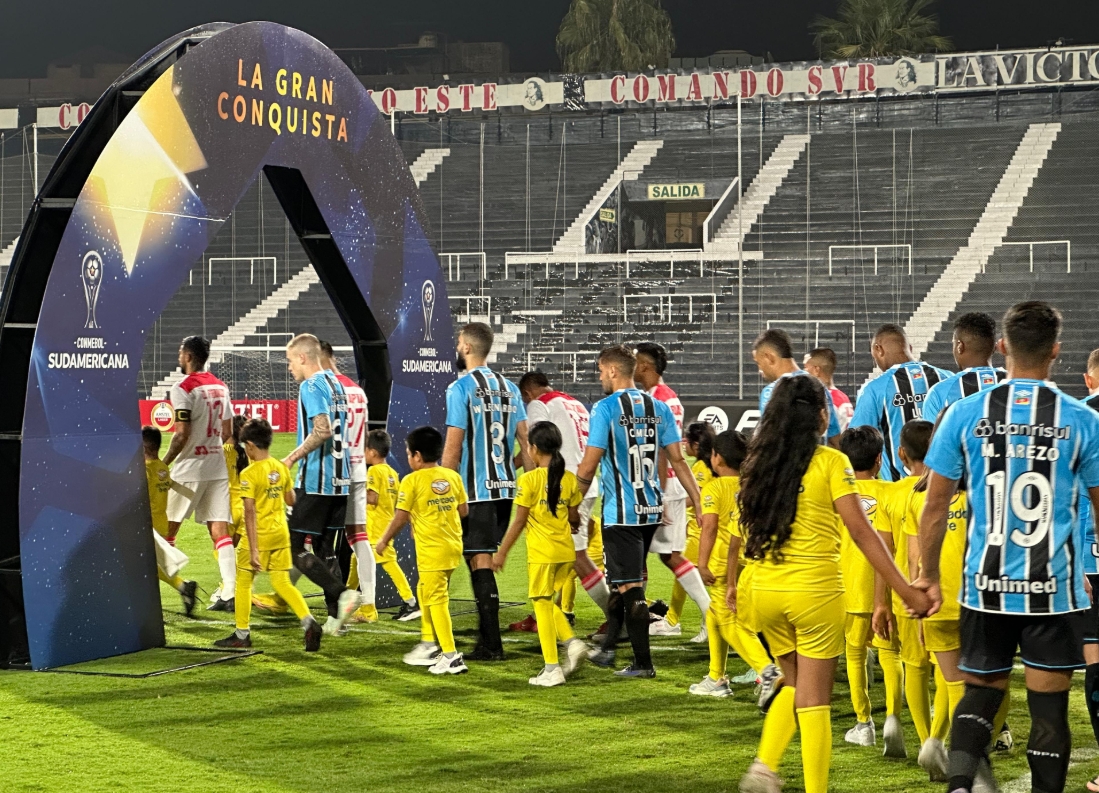 Grêmio faz jogo pobre e empata sem gols com o Atlético Grau no Peru
