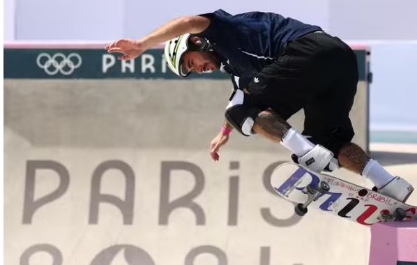 Pedro Barros, Luigi Cini e Augusto Akio vão à final do skate park em Paris