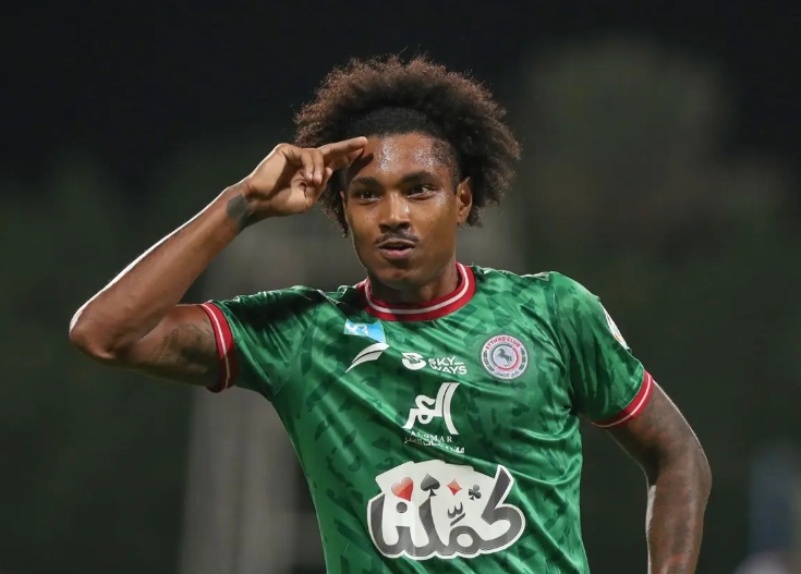 Vitinho faz exames médicos e fica perto de ser anunciado pelo Corinthians