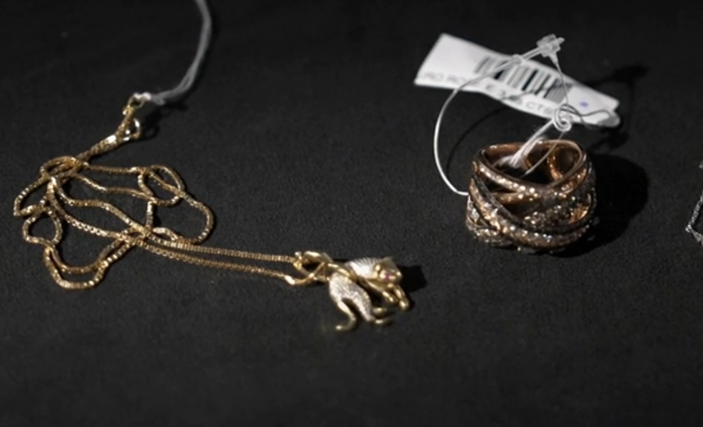 Polícia desmonta esquema de joias roubadas exibidas em programa de TV