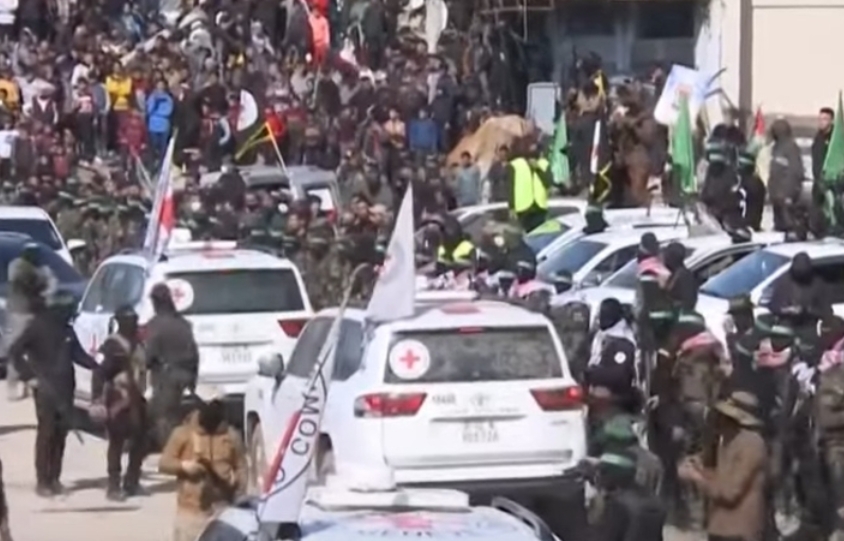 Hamas liberta três reféns israelenses em troca de prisioneiros palestinos