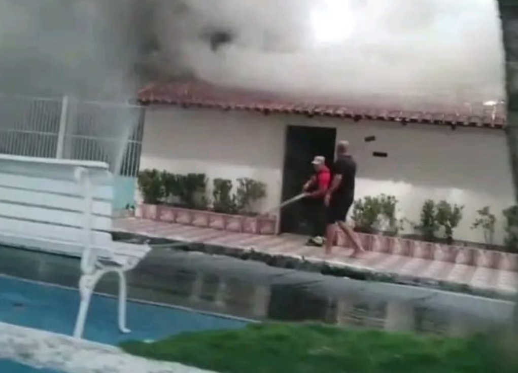  Incêndio de grandes proporções atinge abrigo de crianças em Parintins