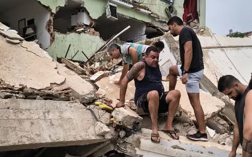 Prédio desmorona no Rio de Janeiro e deixa ao menos cinco vítimas