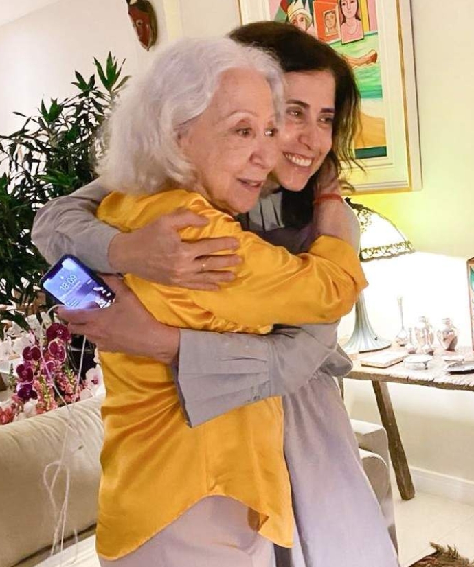 Fernanda Montenegro escreve carta aberta a Fernanda Torres e a chama de 'fenômeno'
