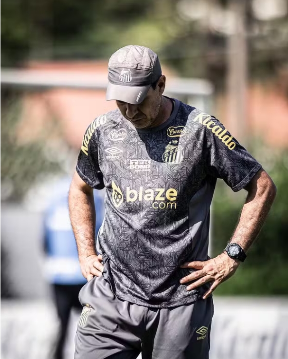 Santos adia reapresentação do elenco