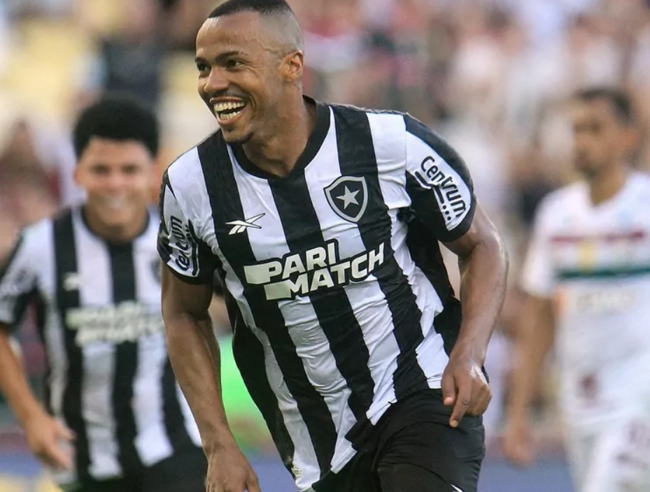 Vasco tentará última cartada por Marlon Freitas