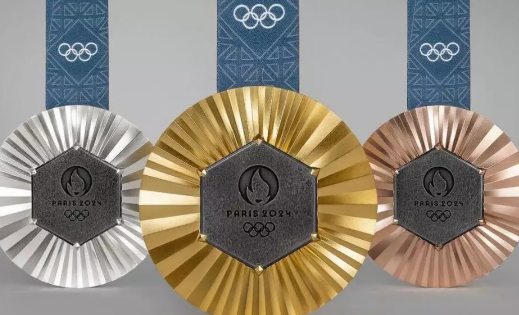 Brasileiro é preso e condenado na França por vender medalhas falsas