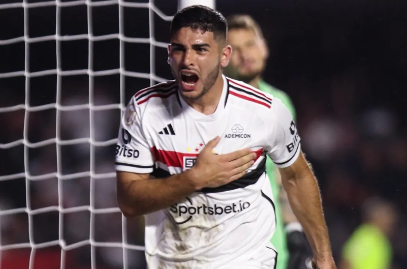 Bahia anuncia a contratação de meia do São Paulo