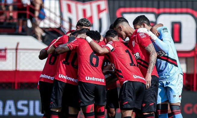 Presidente do Atlético-GO surpreende e admite rebaixamento